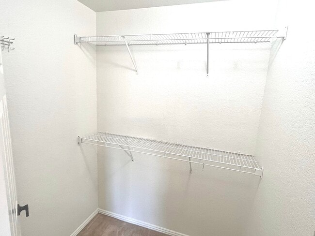 Building Photo - Quiet, Well-Maintained 2Bed/2.5Bath Home – Prime Fayetteville Location!