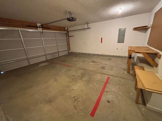 Building Photo - 2601 Buck Ln