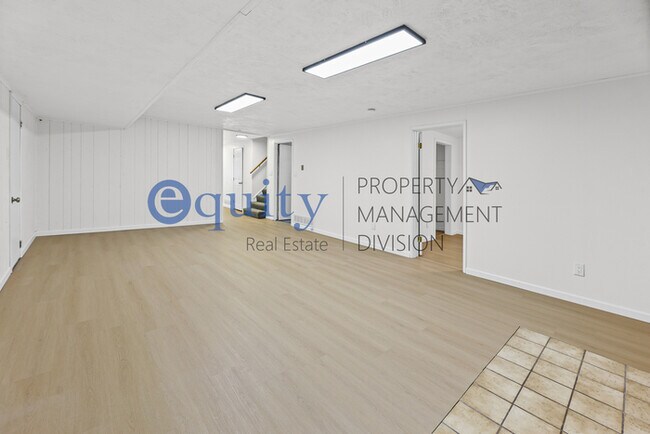 Building Photo - 8894 S 540 E