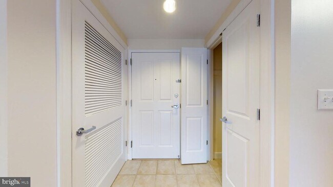 Building Photo - 777 7th St NW