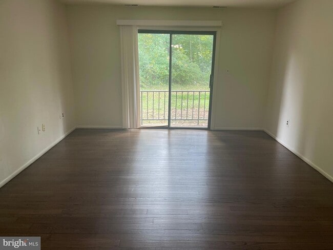 Building Photo - 615 Silver Ct