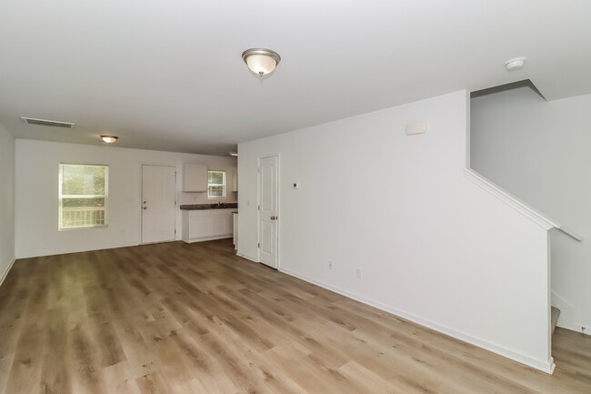 Building Photo - 134 Mountain Crest Dr