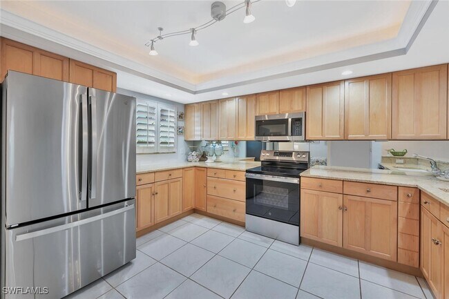 Building Photo - 12945 Vanderbilt Dr