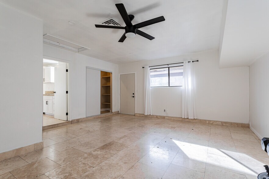 Bedroom 4 / Flex Room unfurnished - 3112 La Mesa Dr