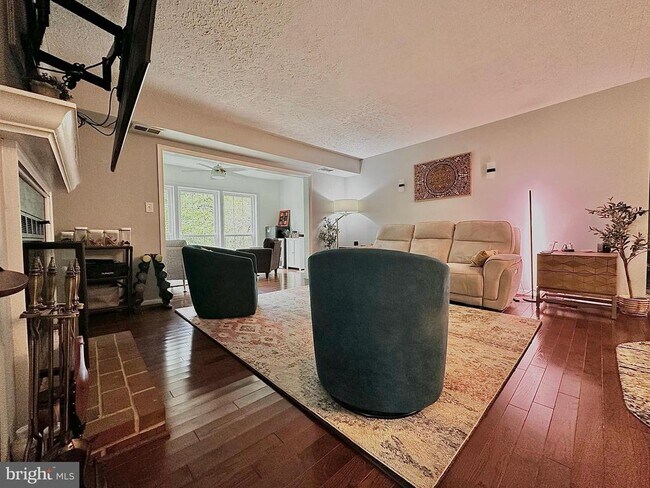 Building Photo - 7678 Willow Point Dr