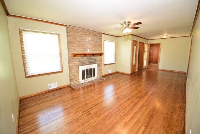 Building Photo - 477 S Norwood Ave