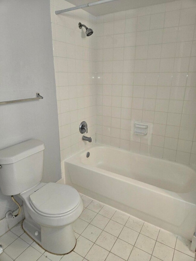 Building Photo - 7832 Sonoma Springs Cir