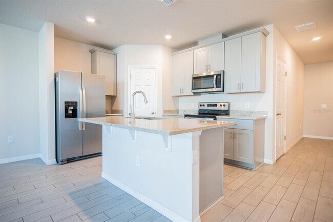 Building Photo - 425 Legacy Lp