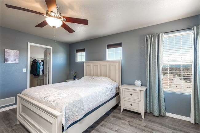 Building Photo - 7256 Red Cardinal Loop