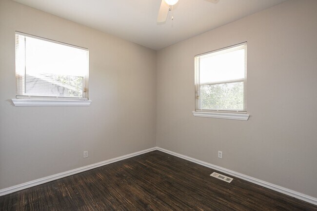 Building Photo - Cute Tulsa Home Coming Soon! 3 bedrooms and 1 bath