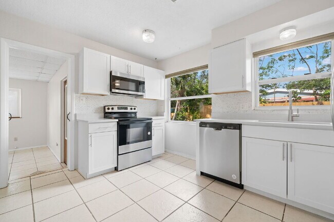 Building Photo - 5107 26th Ave S