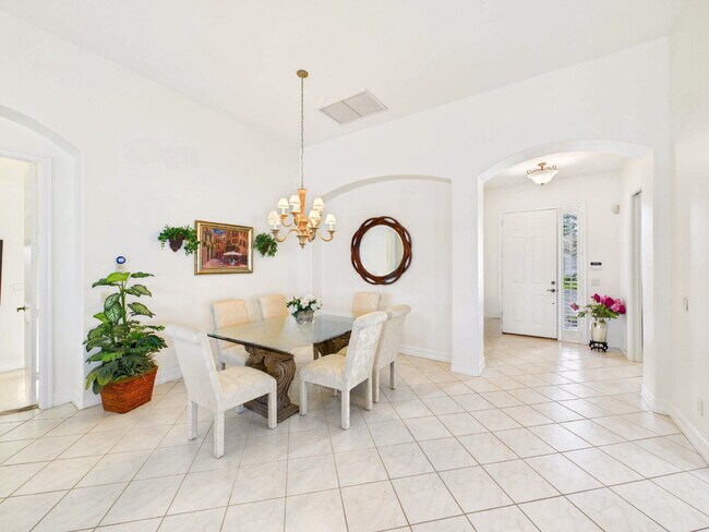 Building Photo - Resort-Style Furnished Home with Private P...