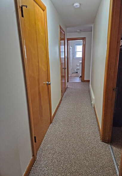 Building Photo - 216 5th St