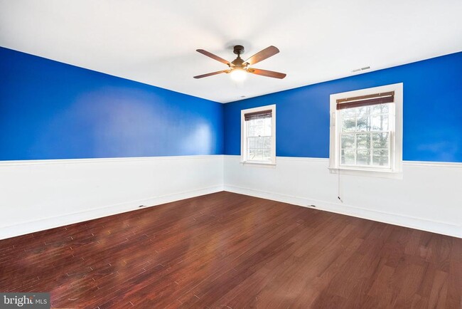 Building Photo - 10605 River Oaks Ln