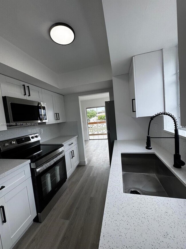 Building Photo - 11840 NE 19th Dr