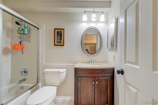 Building Photo - 14991 Broadmont Dr