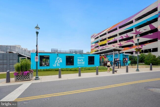 Building Photo - 930 Rose Ave