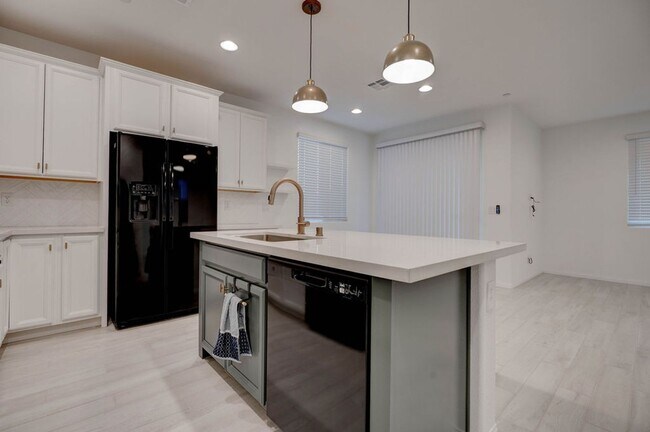 Building Photo - 111 Balsam Leaf Ct