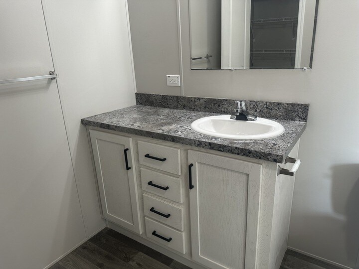 Building Photo - 38041 Chilver Ave