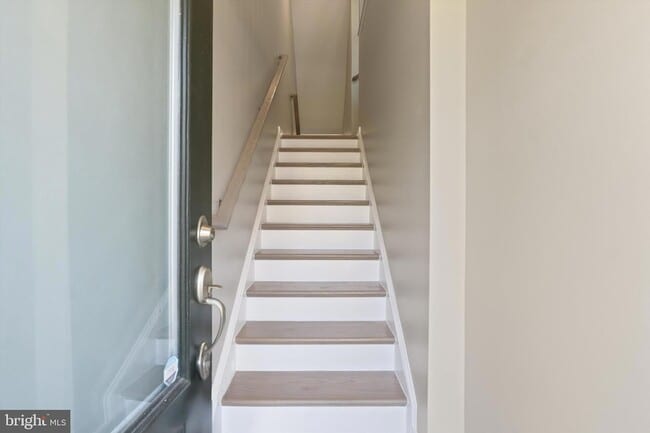 Building Photo - 1780 Cherry Birch St