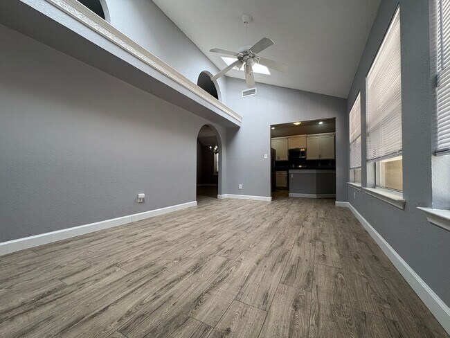 Building Photo - Home for Rent in Horizon by the Golf Course