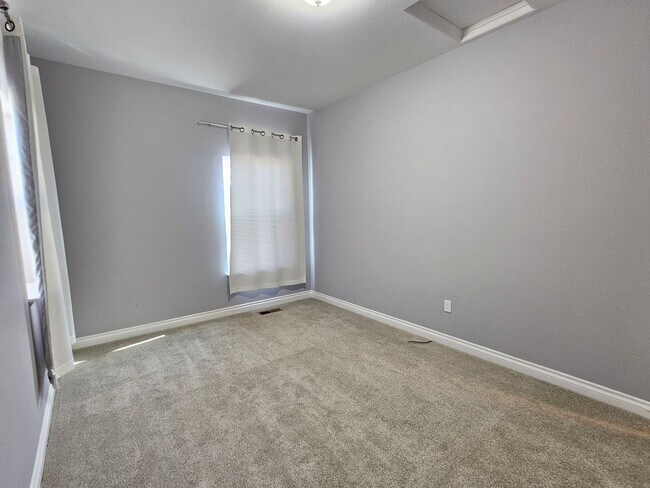 Building Photo - 18187 Kodiak Bear Ct