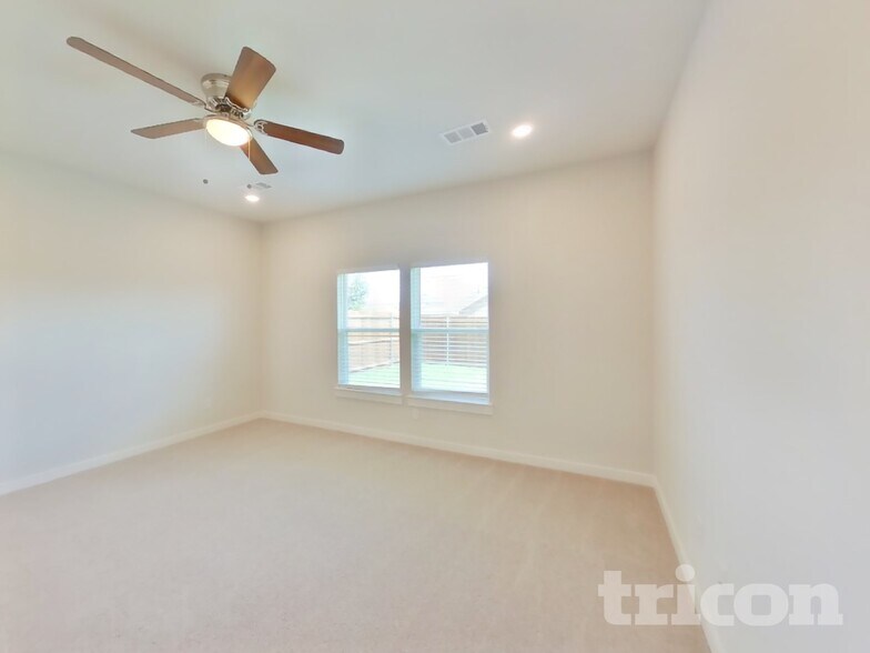 Building Photo - 341 Sun Harvest Dr