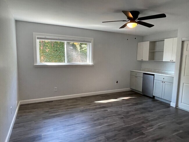 Building Photo - Shelby Township Custom Ranch, 3 or 4 Bedro...
