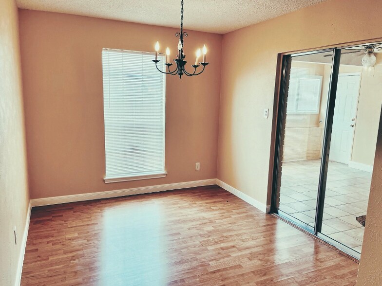 Building Photo - 4401 Altamesa Blvd