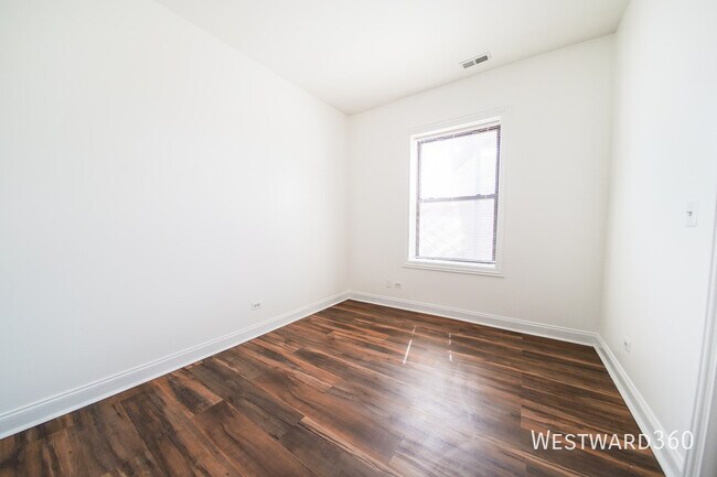 Building Photo - 5172 S Michigan Ave