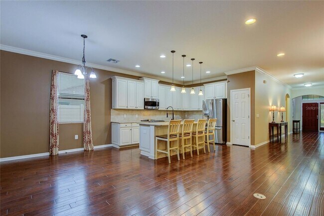 Building Photo - 1122 Oakcrest Dr