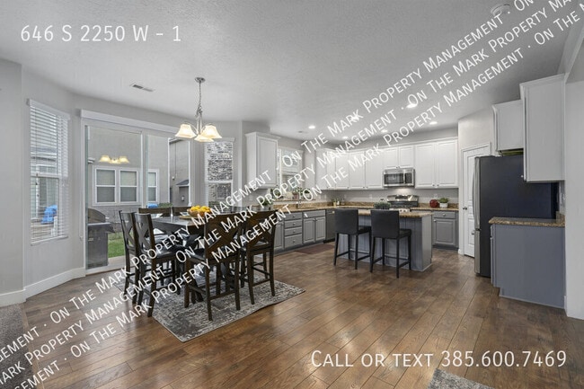 Building Photo - 646 S 2250 W