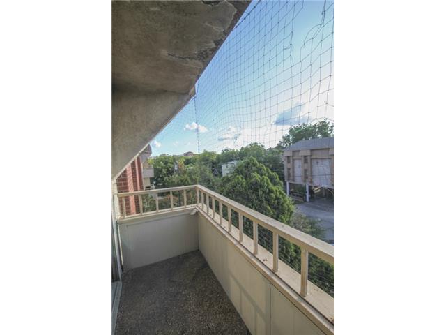Building Photo - SUNCHASE 216