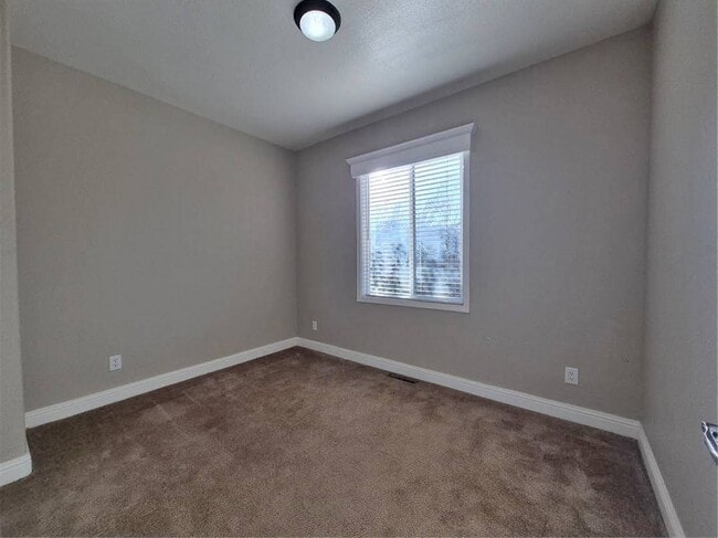 Building Photo - 1028 Shawnee Trail