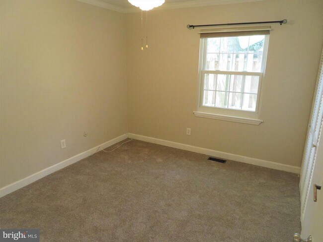 Building Photo - 126 Berwick Pl