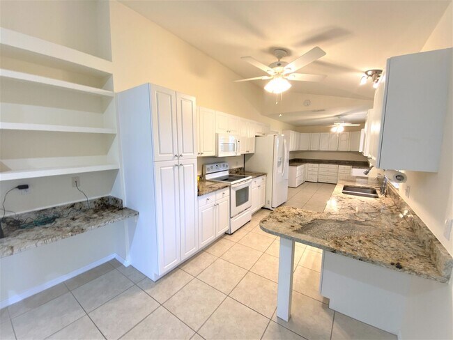 Building Photo - ** GOLDEN GATE ESTATES ** 3 BED / 2 BATH -...