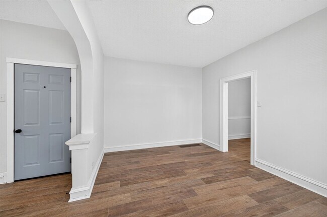 Building Photo - 5803 S Kings Highway Blvd