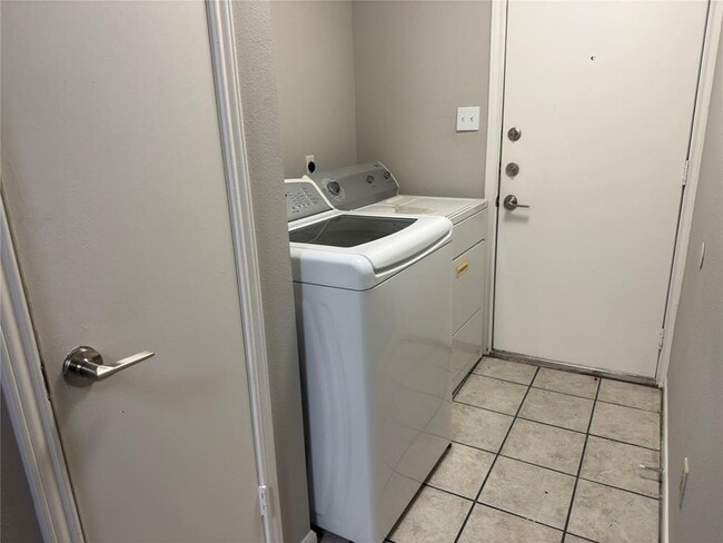 Building Photo - 2012 Margalene Way