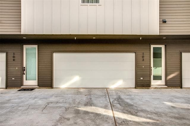 Building Photo - 2143 Mail Ave