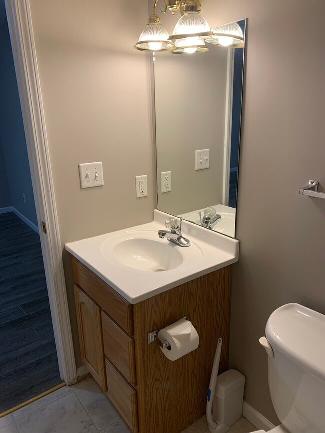 Building Photo - 1116 Doral Dr