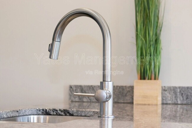 Building Photo - 124 Potomac Dr