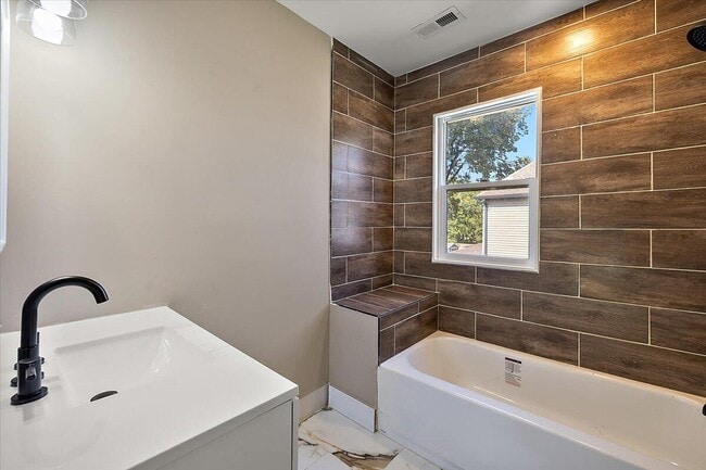 Building Photo - 3473 Townsend St