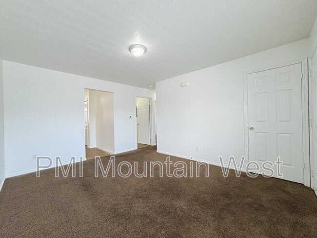 Building Photo - 49 S 200 W