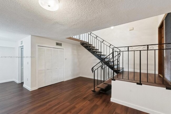 Building Photo - 5975 SW 137th Ave