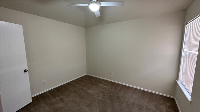 Building Photo - 17123 Oakwood Chase Dr