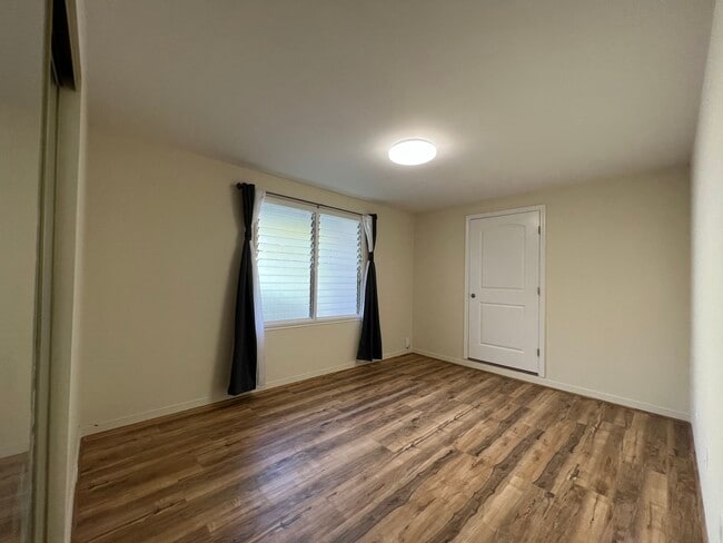 Building Photo - 2349 Palolo Ave