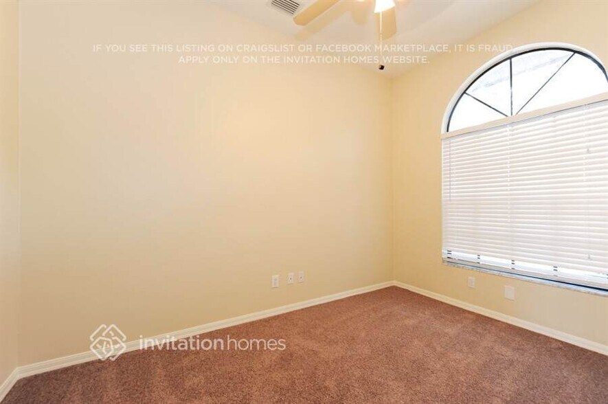 Building Photo - 2301 Sunview Ave