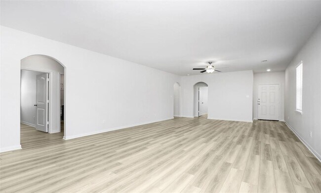 Building Photo - 451 Lone Rider Dr