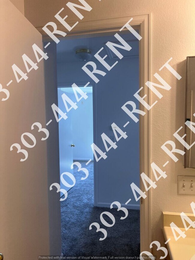 Building Photo - Single Family Ranch Style Home In Aurora!