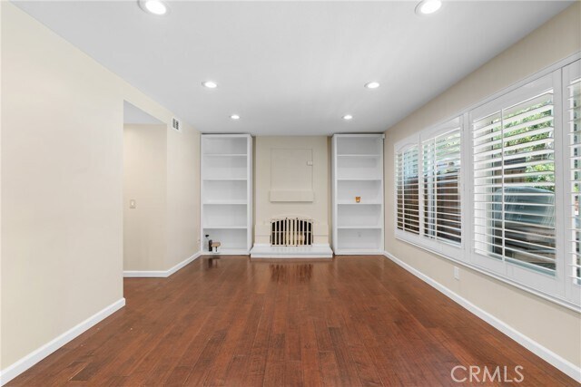 Building Photo - 155 S Ave Felipe
